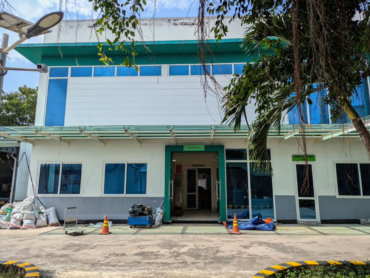 Toàn cảnh tòa nhà văn phòng